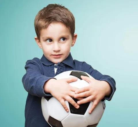 Rompiendo el mito del entrenamiento de fuerza en niños. principales beneficios de su aplicación